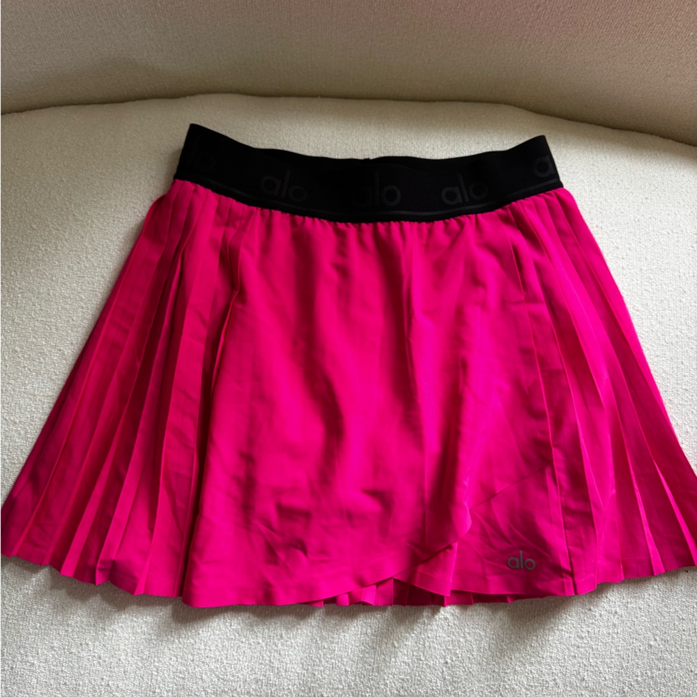 ALO Yoga Women's Vibrant Pink Mini Skirt Aces Tennis RARE